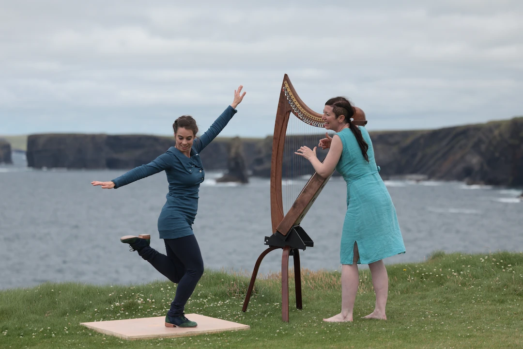 Mélissandre T-B & Úna Ní Fhlannagáin - Quebec step dance & Traditional Irish harp (Credit_ Emilija Jefremova)(2) (1)