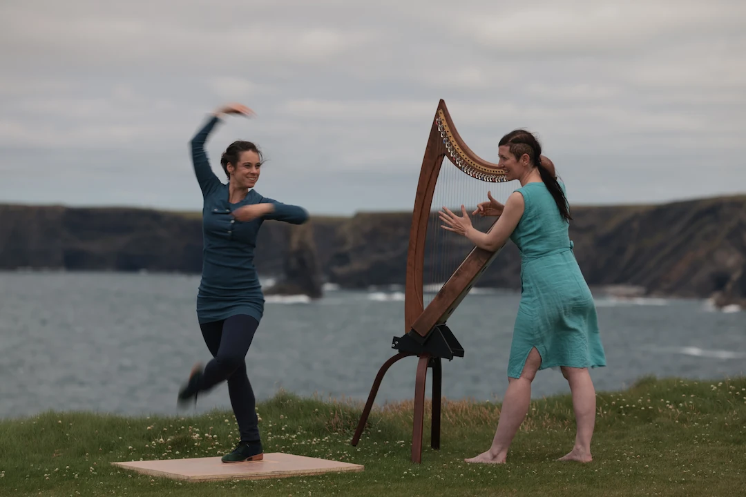 Mélissandre T-B & Úna Ní Fhlannagáin - Quebec step dance & Traditional Irish harp (Credit_ Emilija Jefremova)(4)