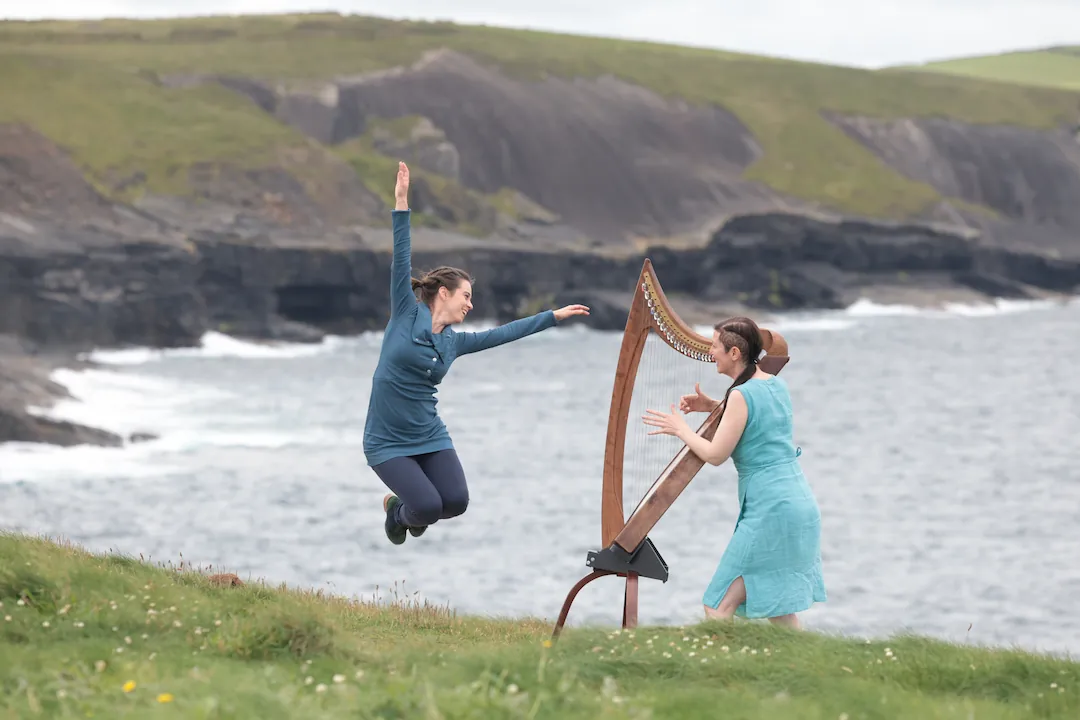 Mélissandre T-B & Úna Ní Fhlannagáin - Quebec step dance & Traditional Irish harp (Credit_ Emilija Jefremova)